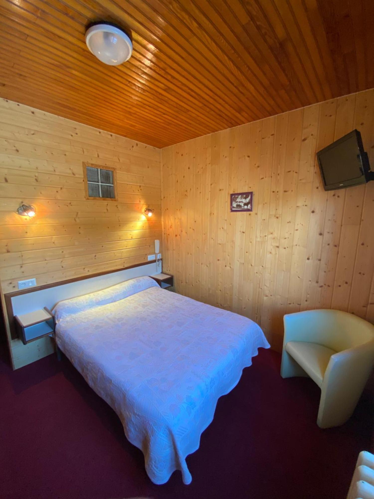 Relais Du Belloch アングストリンヌ エクステリア 写真